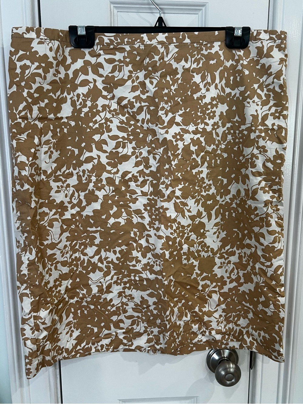 Old Navy Brown and White Floral Pencil‎ Skirt